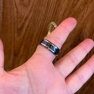 Men’s wedding band. Size 13.